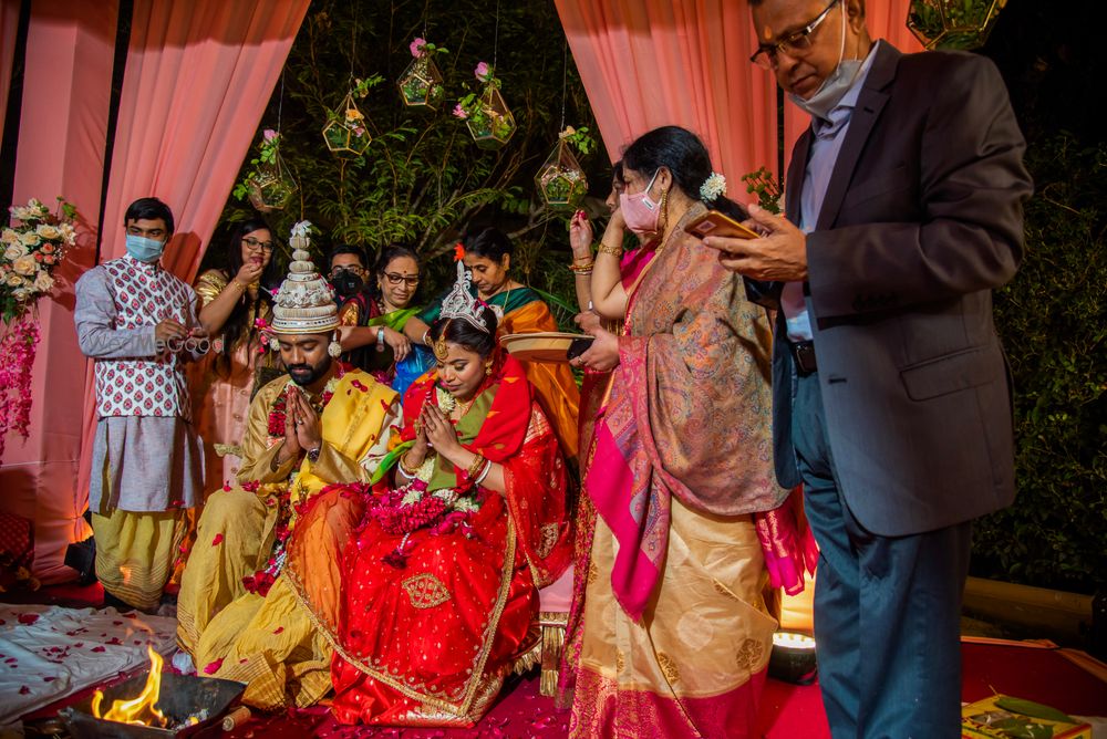 Photo From Rajeshwar & Debkanya Bengoli Wedding - By Witty Shadows