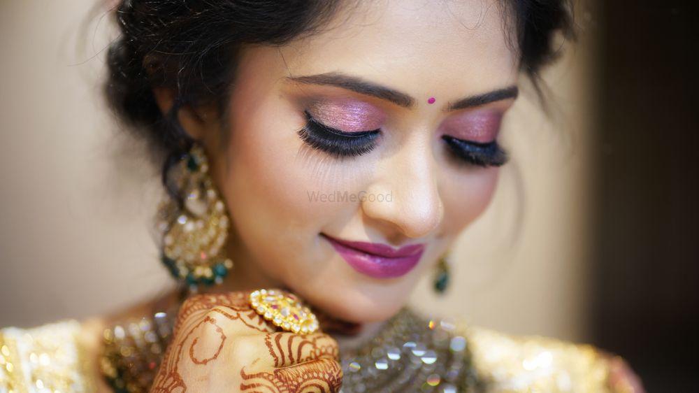Photo From Bride Vishwa - By High Heels in Hair Spray N Makeup On