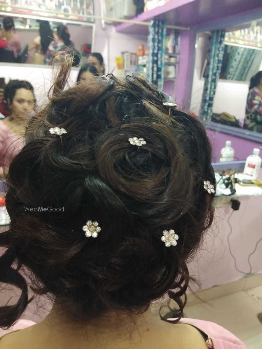 Photo From bridal hairstyle - By Sana Makeup Artistry