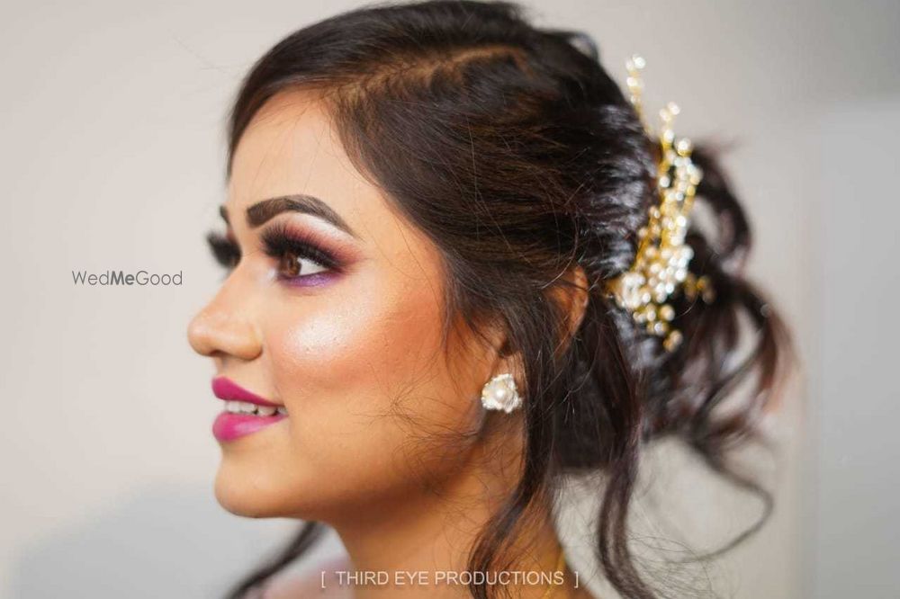 Photo From glowy engagement bride - By Makeup Elegance by Munmun