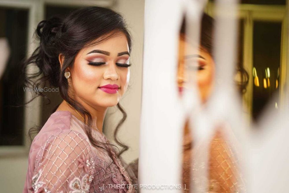 Photo From glowy engagement bride - By Makeup Elegance by Munmun