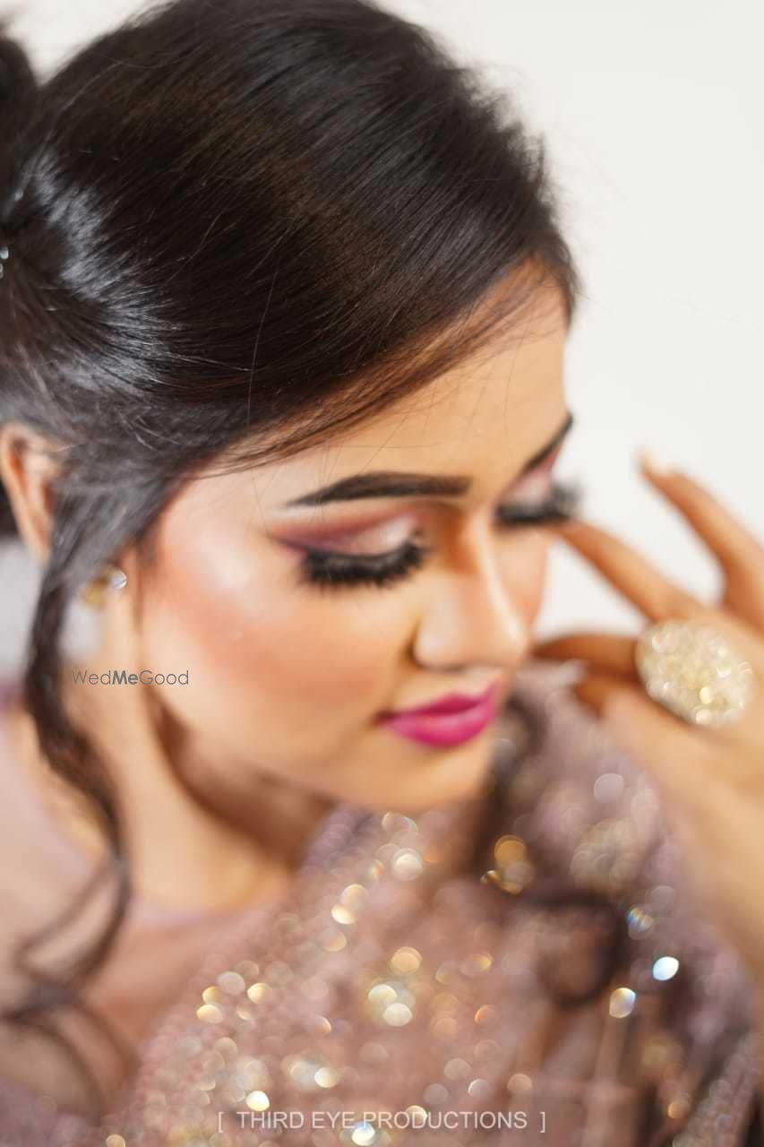 Photo From glowy engagement bride - By Makeup Elegance by Munmun