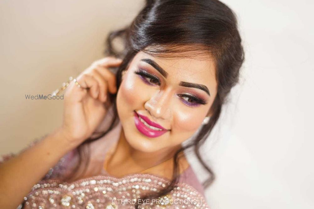 Photo From glowy engagement bride - By Makeup Elegance by Munmun