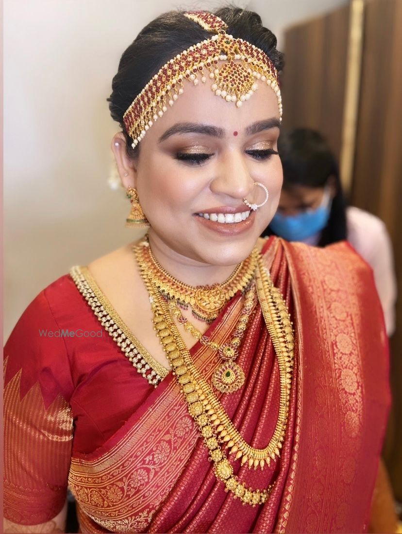 Photo From South Indian bride - By Makeovers by Meenu Jain