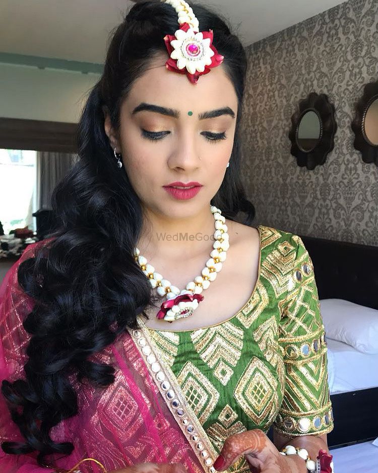 Photo From Bride Vidisha (mehendi and sangeet) - By Rashi Gupta Makeovers
