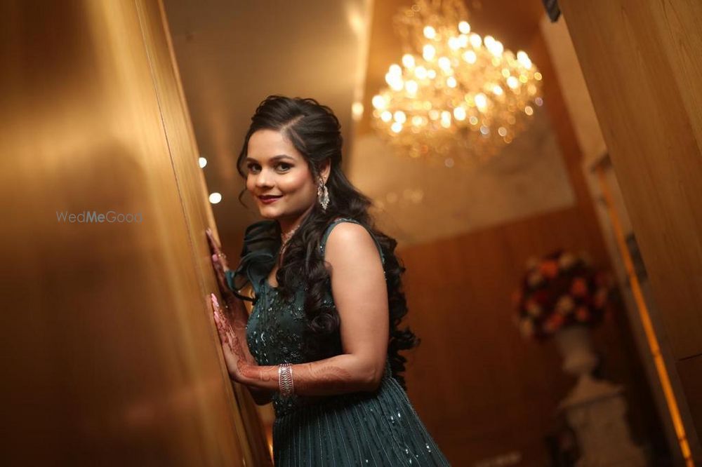 Photo From Engagement Bride Swati - By Manisha Batra Makeovers