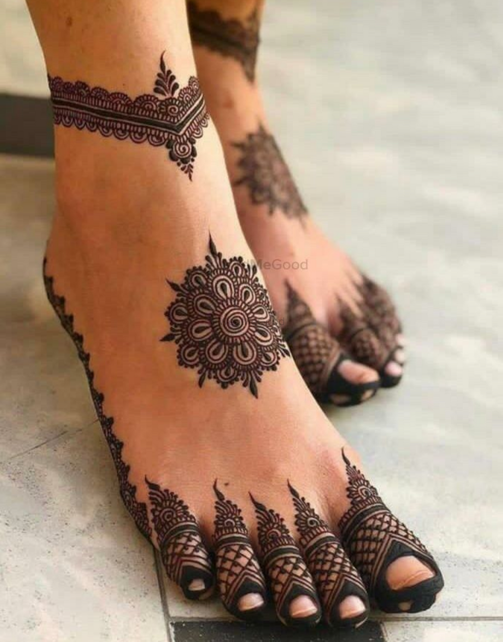 Photo of Unique feet mehendi designs