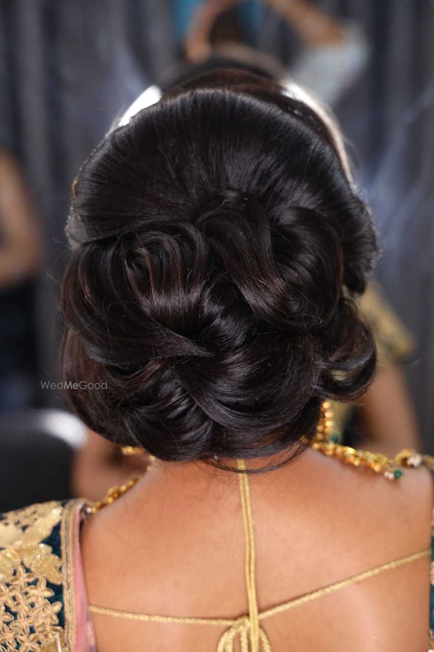 Photo From Bridal Hairdos - By Manisha Batra Makeovers