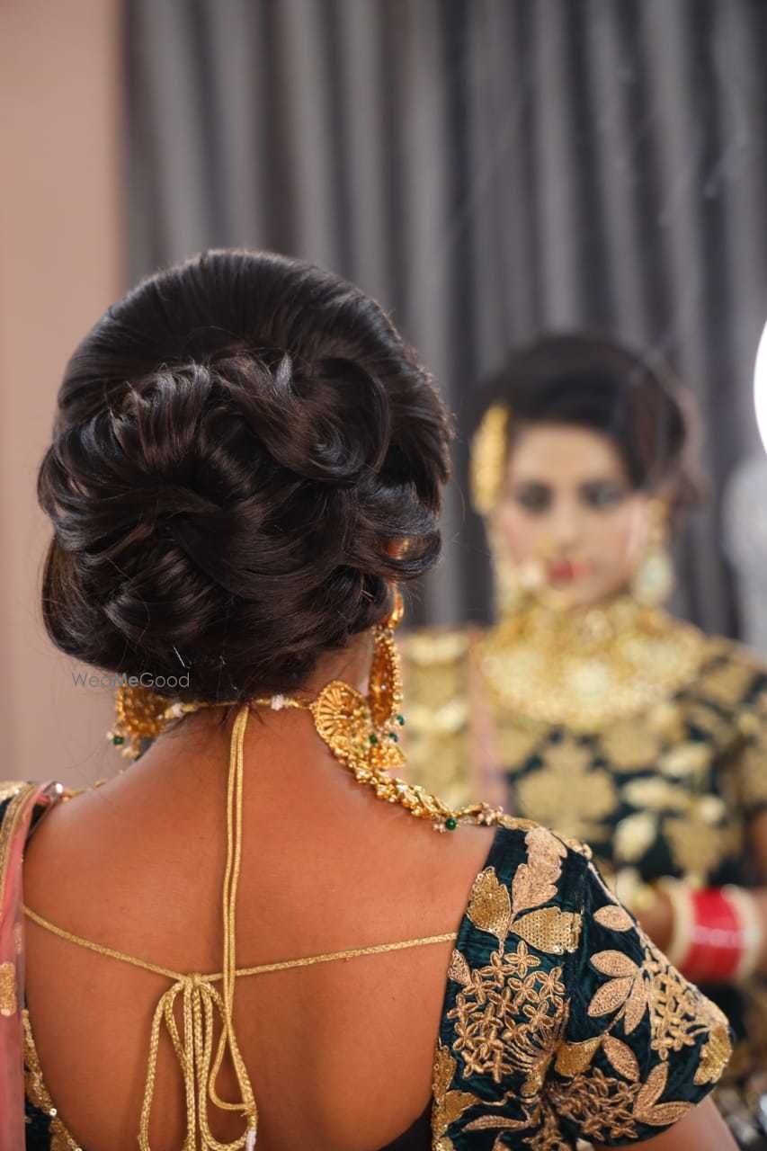 Photo From Bridal Hairdos - By Manisha Batra Makeovers