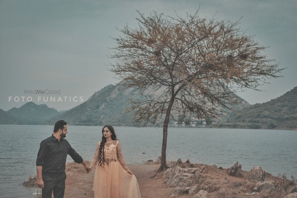 Photo From pre wedding - By Foto FUNatics Studio