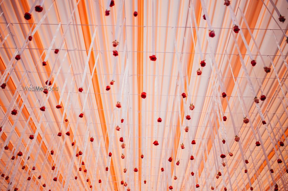 Photo of Tent decor ideas with hanging floral strings