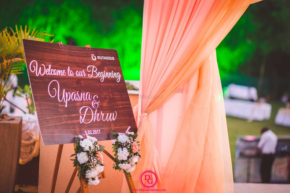 Photo of Welcome sign with wooden finish