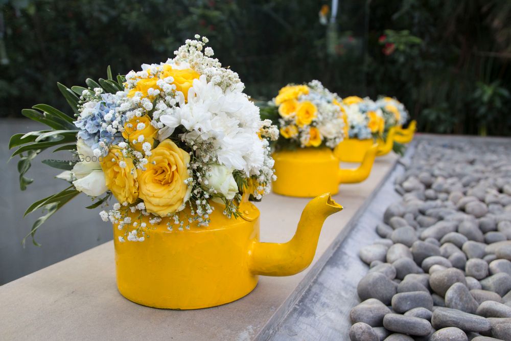 Photo of table centerpieces