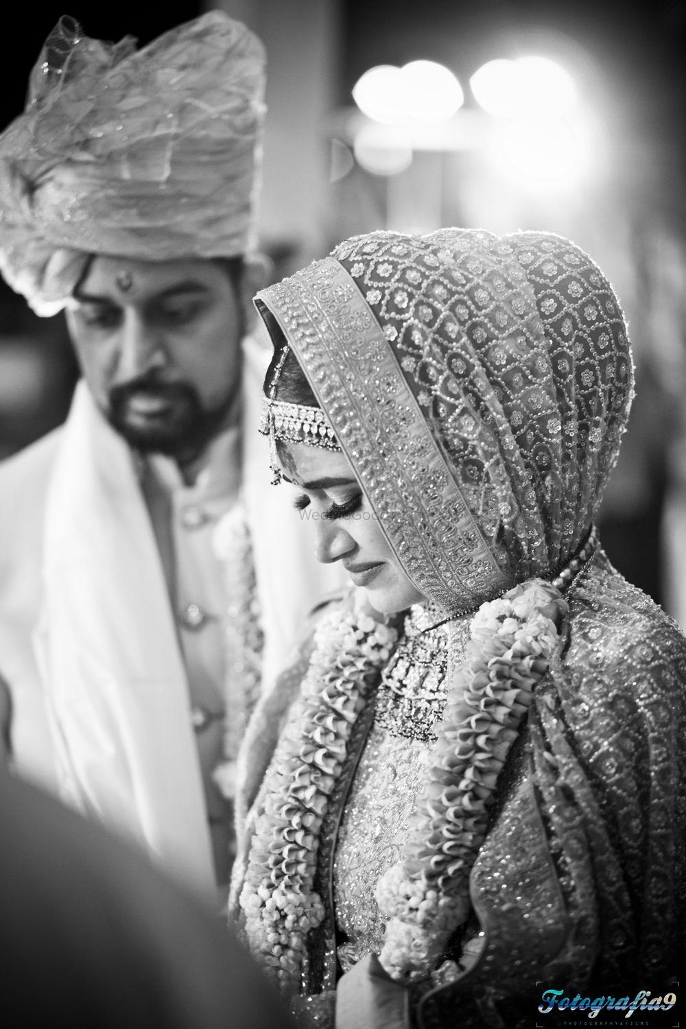 White Wedding Photoshoot & Poses Photo Emotional moments