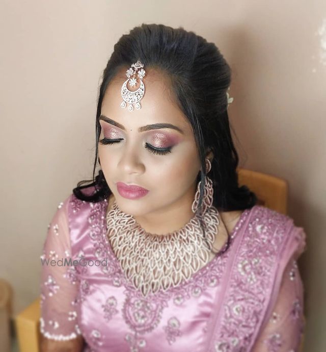 Photo From Reception Bride - By Dharas Makeup