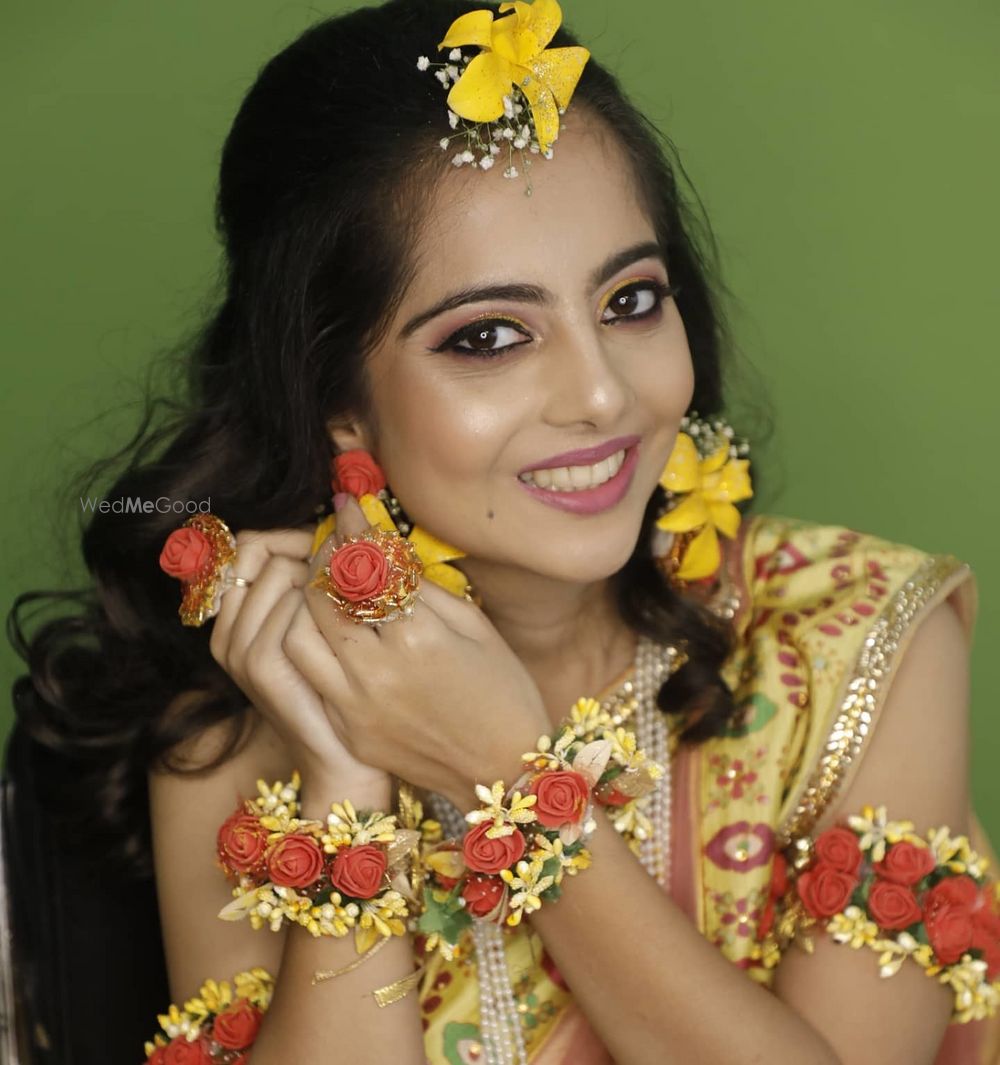 Photo From haldi/mehndi looks - By Nisha Makeup Artist