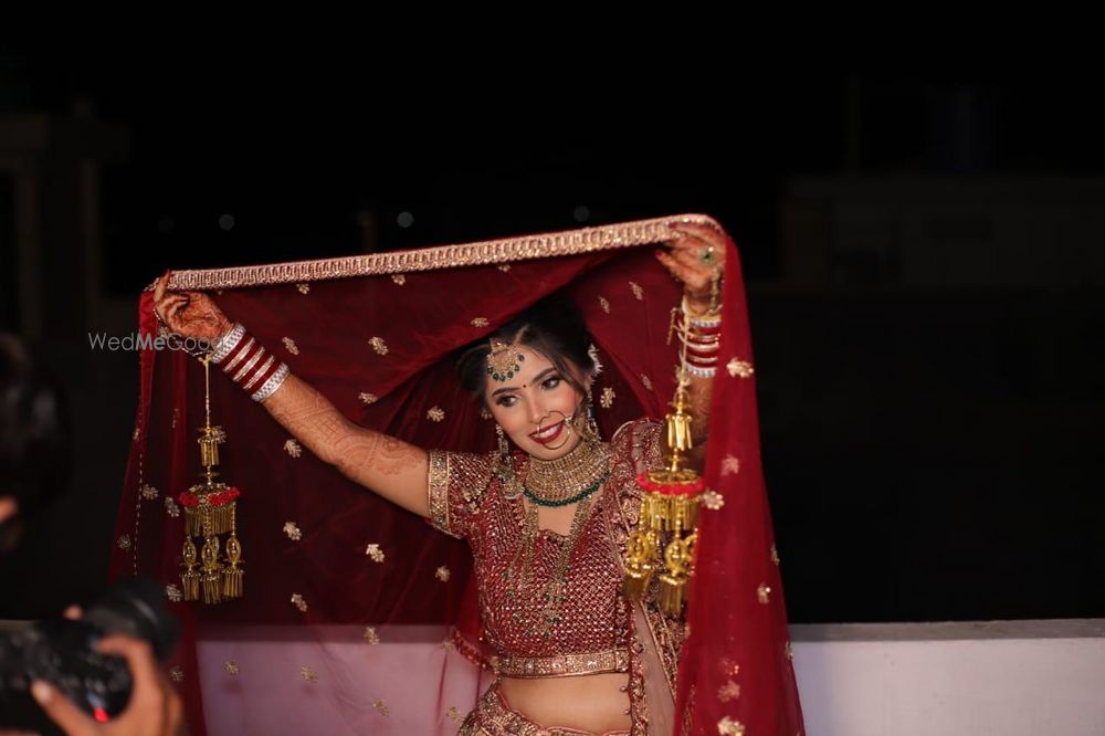 Photo From Bride Pooja - By Manisha Batra Makeovers