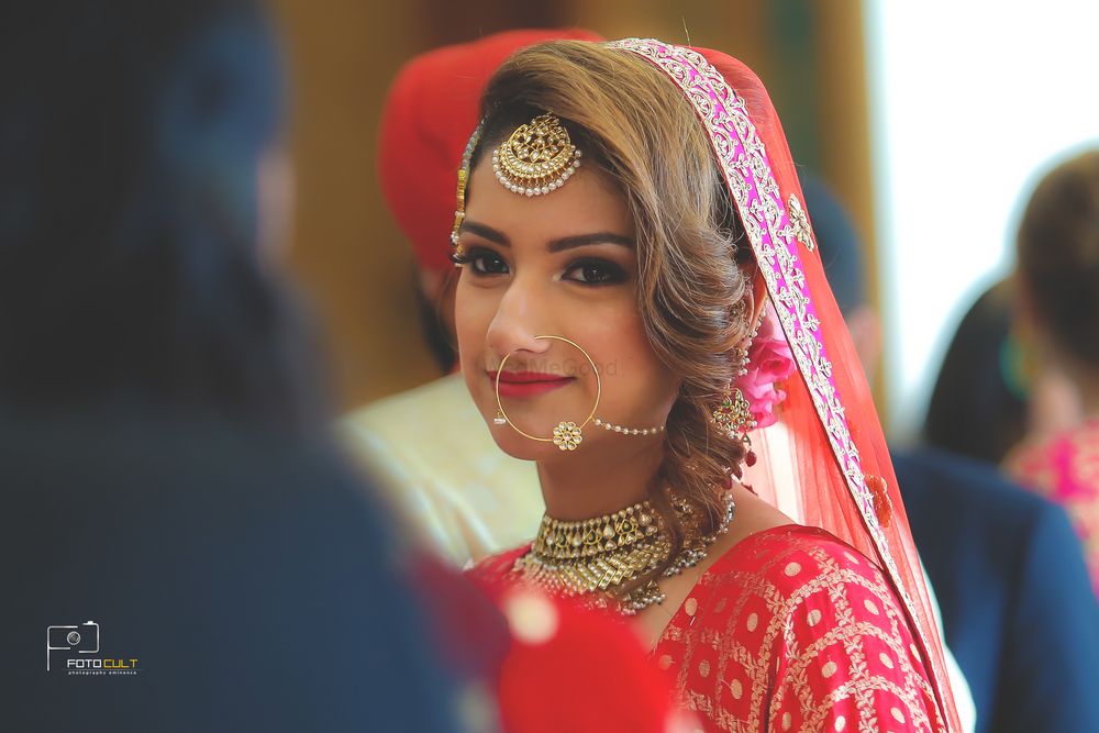 Photo of Unique hairstyle for bridal dupatta