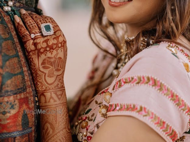 Photo From Ayushi Jain's destination Mehendi - By Make up by Shriya Pardal