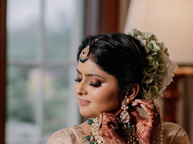 Photo From Ayushi Jain's Destination Wedding looks - By Make up by Shriya Pardal