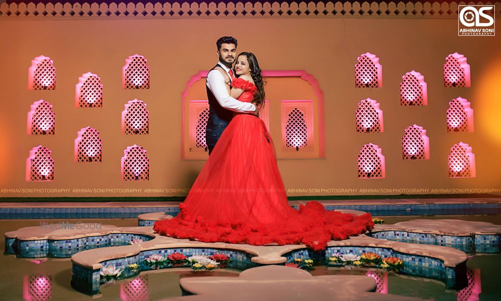 Photo From VIVEK x SWATI [Pre-Wedding Shoot] - By Abhinav Soni Photography