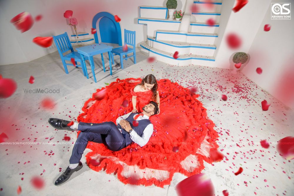 Photo From VIVEK x SWATI [Pre-Wedding Shoot] - By Abhinav Soni Photography