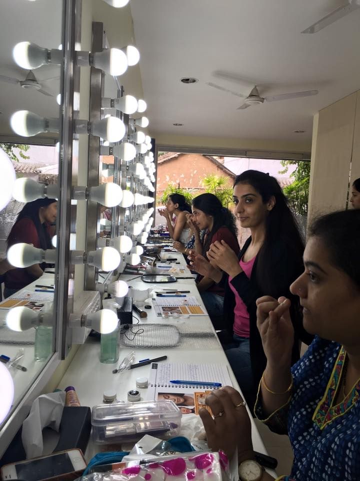 Photo From MAKEUP CLASSES - By Makeup by Sabrina Suhail