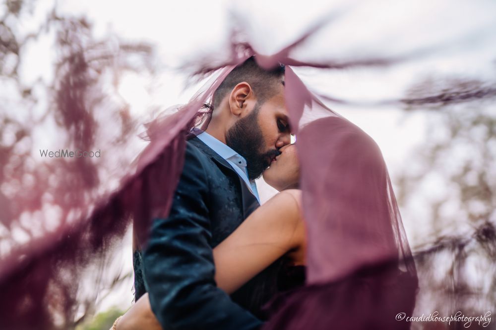 Photo From Pre Wedding of Paresh & Varsha - By The Candid House