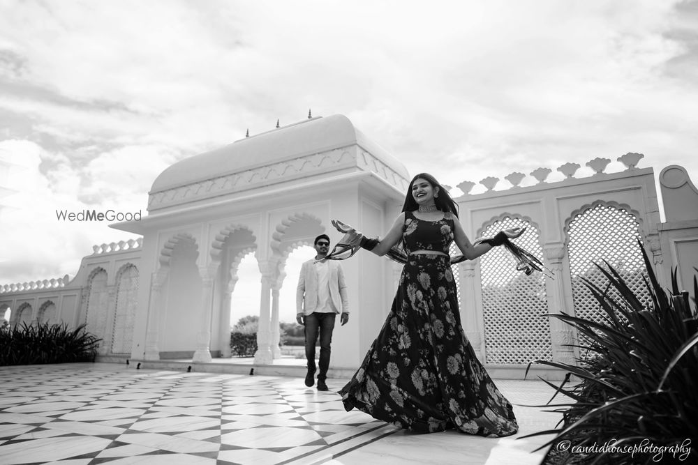 Photo From Pre Wedding of Sushant & Harsha - By The Candid House