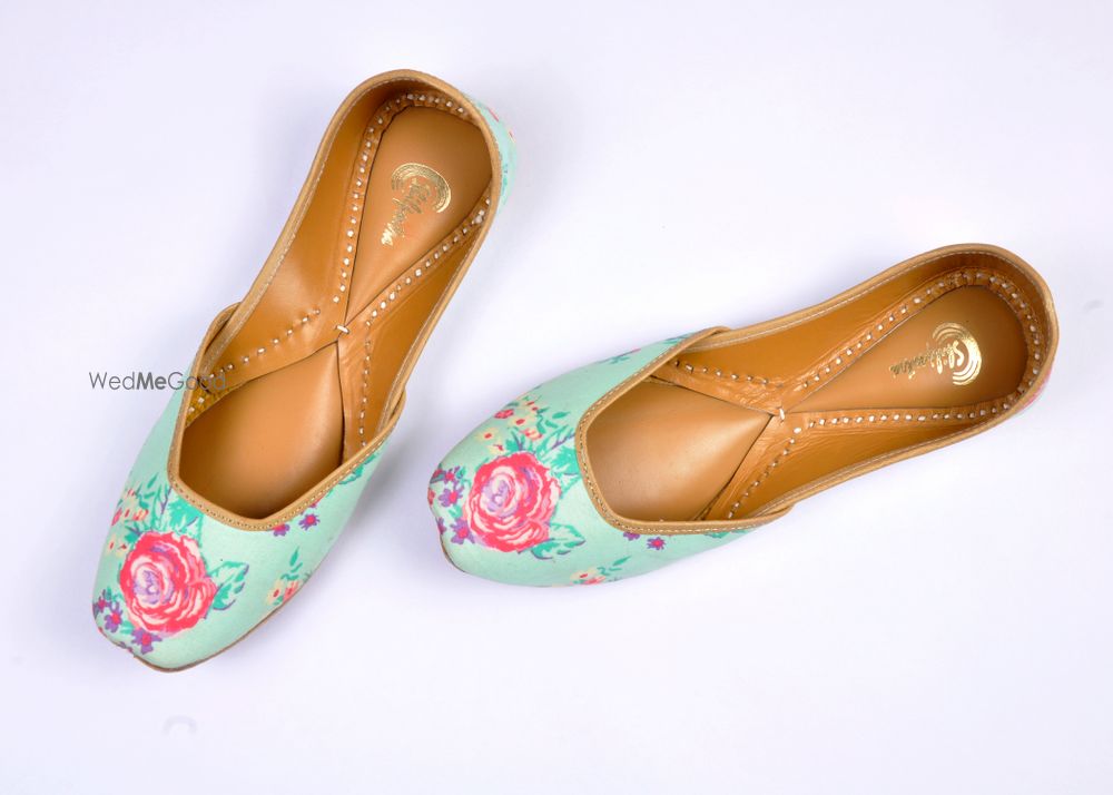 Photo of Floral print juttis