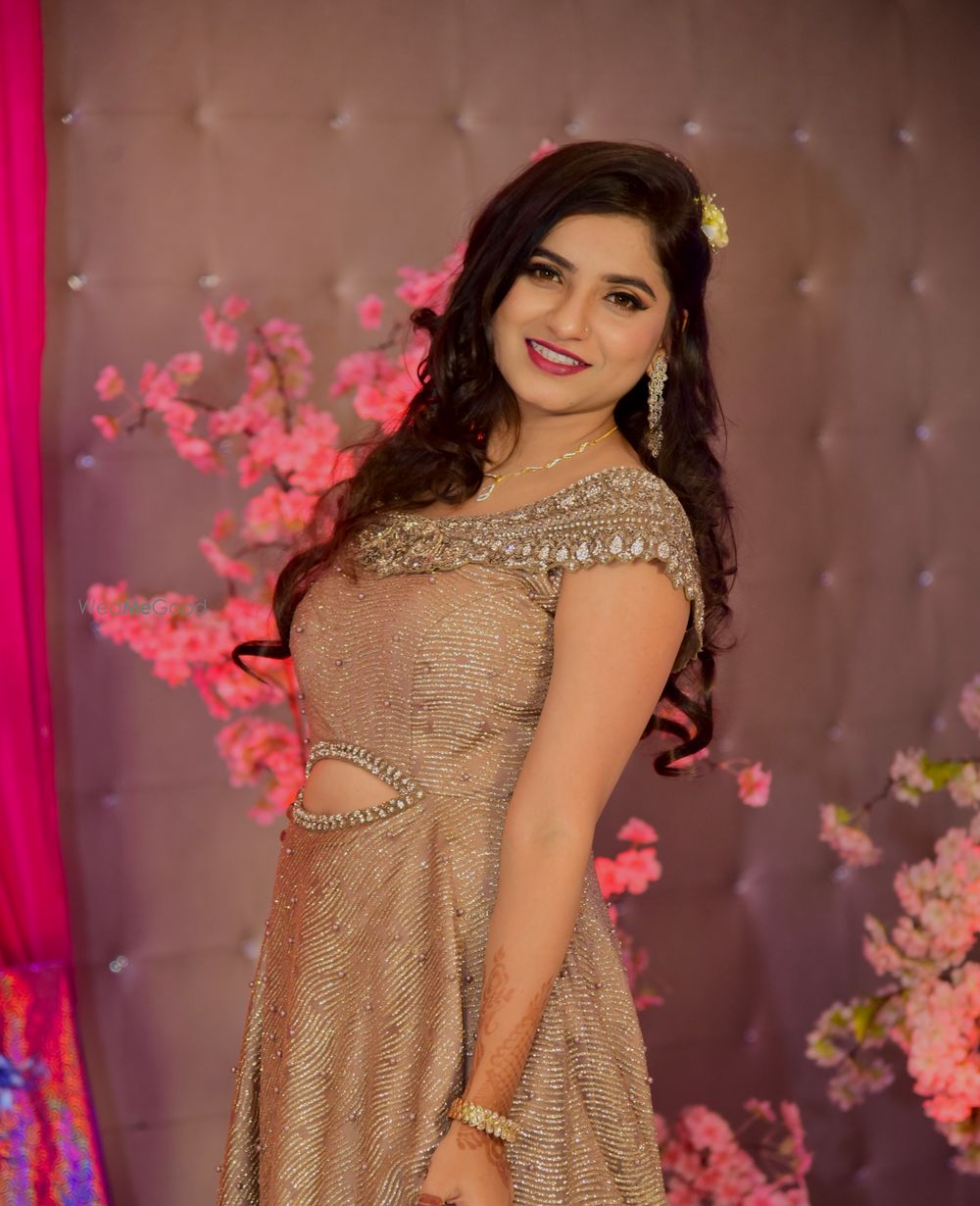 Photo From Engagement Looks - By Henna Makeup Artistry