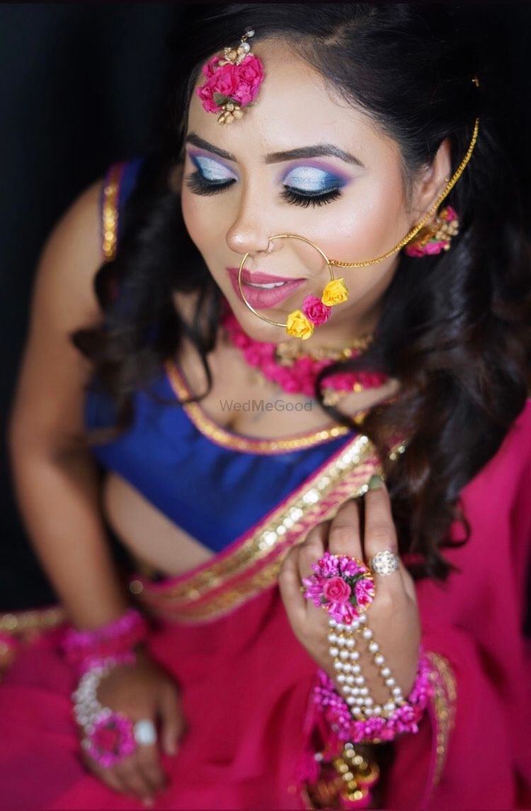 Photo From Mesmerising Mehndi Bride SUSHMA? - By DDG Makeovers