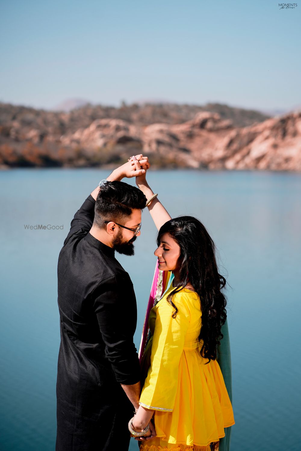 Photo From Neha & Ashutosh Pre-wedding - By Moments By Ajay Bamaniya