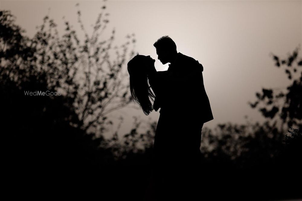 Photo From Pre Wedding Photoshoot @ Sanik Farms.  Deepika and Prateek - By Vivekk Vikas Photography 
