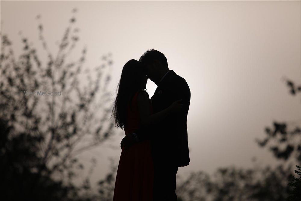Photo From Pre Wedding Photoshoot @ Sanik Farms.  Deepika and Prateek - By Vivekk Vikas Photography 