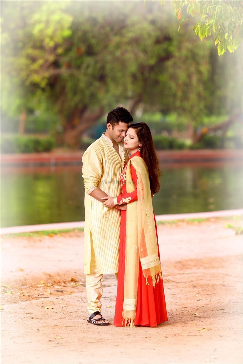 Photo From Pre Wedding Photoshoot @ Sanik Farms.  Deepika and Prateek - By Vivekk Vikas Photography 