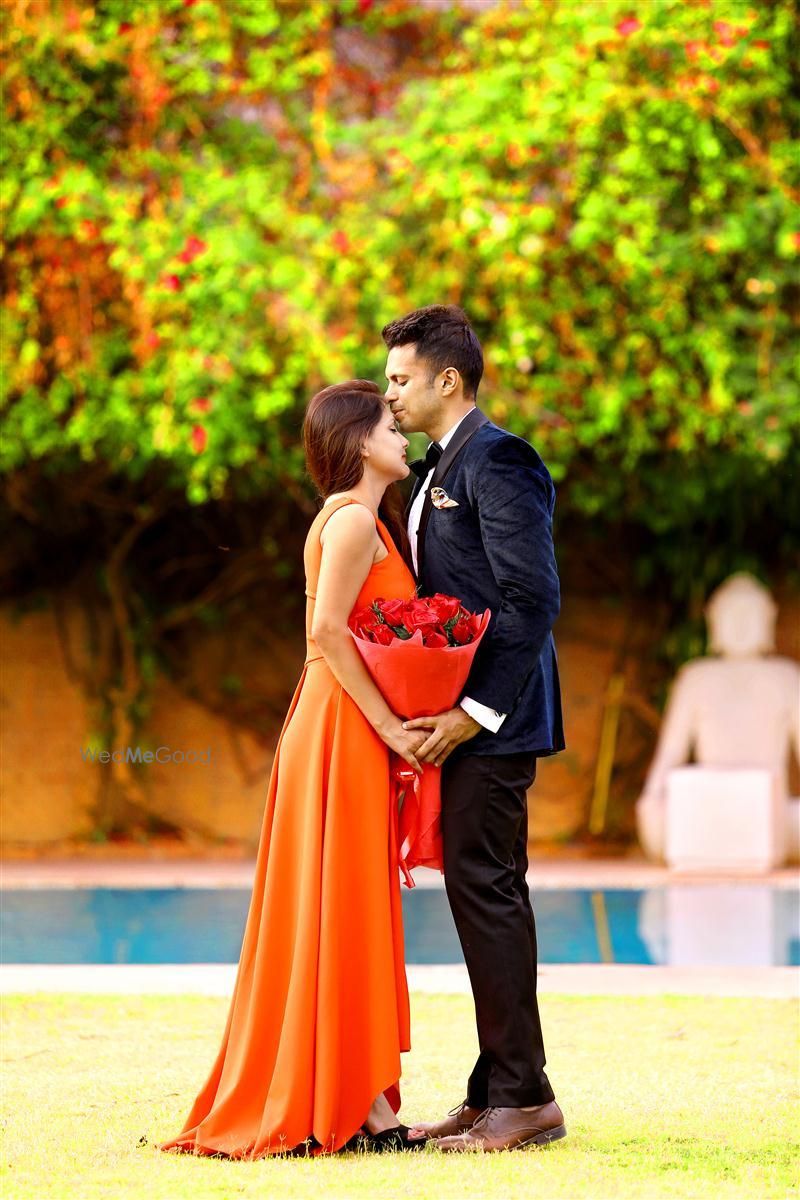 Photo From Pre Wedding Photoshoot @ Sanik Farms.  Deepika and Prateek - By Vivekk Vikas Photography 