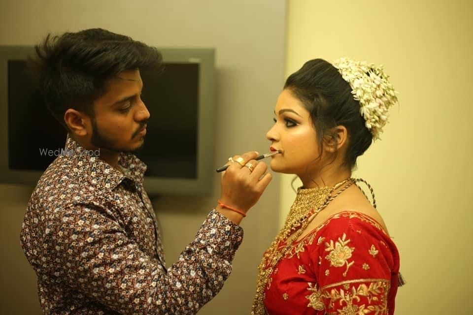 Photo From Vartika Bridal look - By Vikas Makeovers