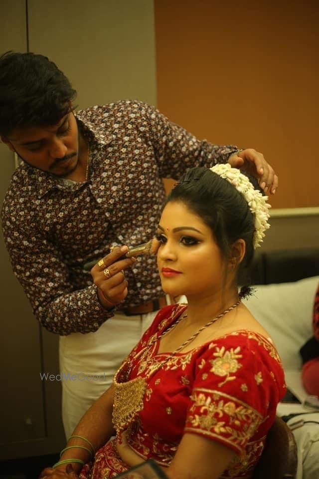 Photo From Vartika Bridal look - By Vikas Makeovers