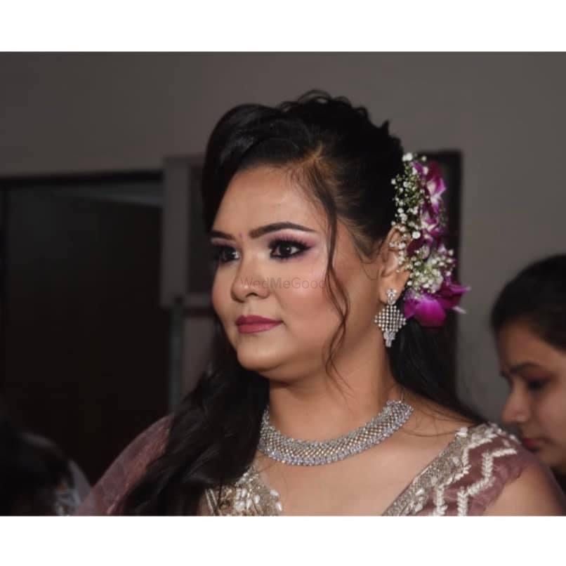 Photo From Engagement Makeup look - By Vikas Makeovers