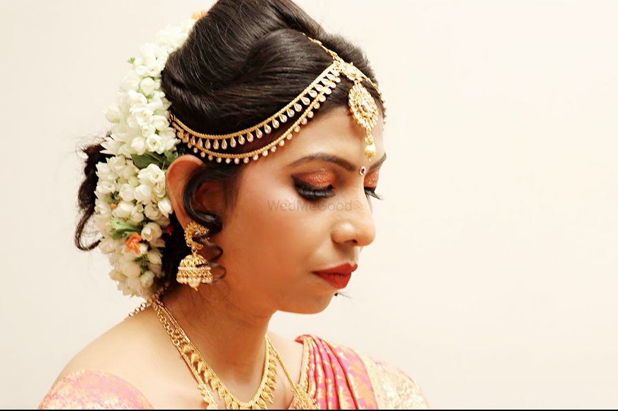 Photo From bride glam makeup - By Blossom Buzz