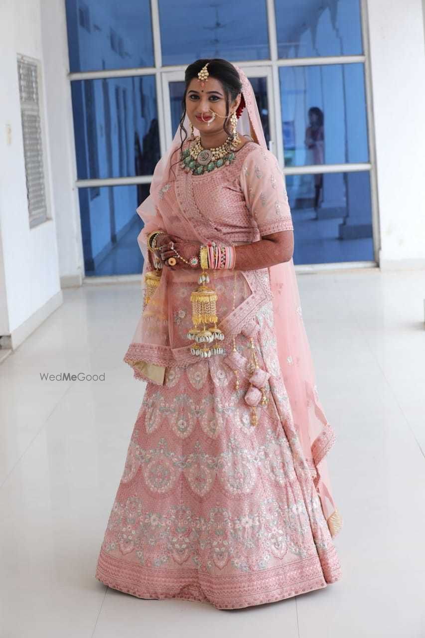 Photo From BRIDE SALONI JAIN - By MR Makeover