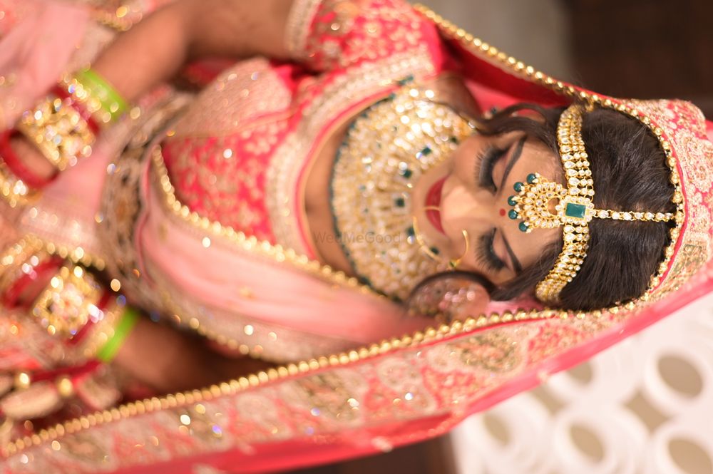 Photo From BRIDE SALONI JAIN - By MR Makeover