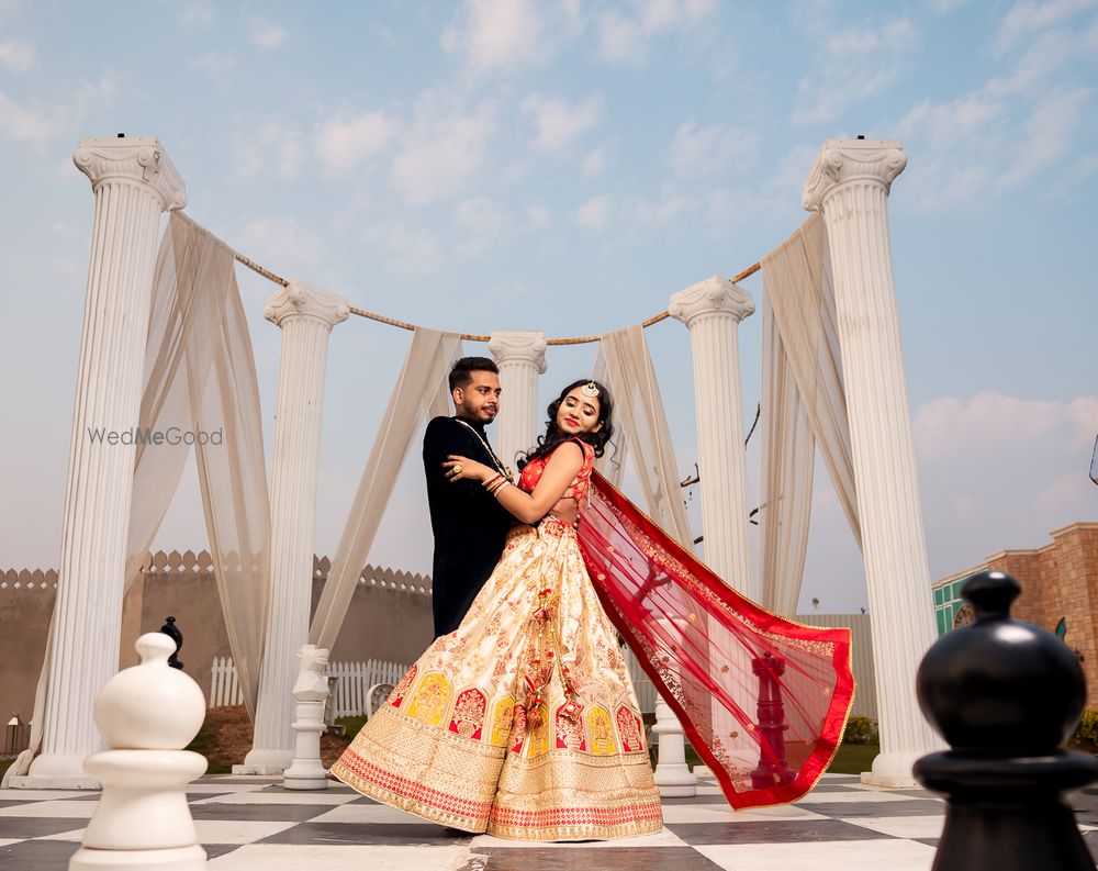 Photo From Saloni X Abhishek pre wedding shoot - By Anshu Makeup Studio