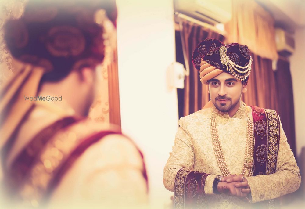 Photo From Bride Groom Dress Up - By Agrawal Wedding Photographer