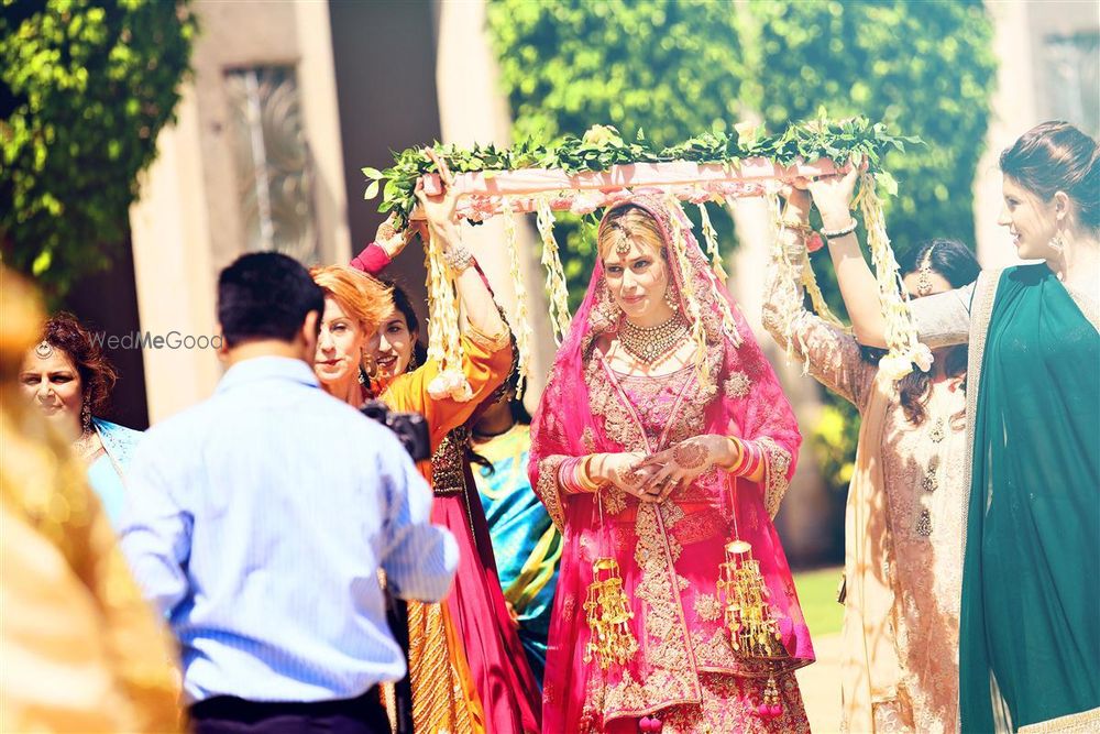 Photo From Sophie X Narry @ Aralia Farms, Gurgaon - By Vivekk Vikas Photography 