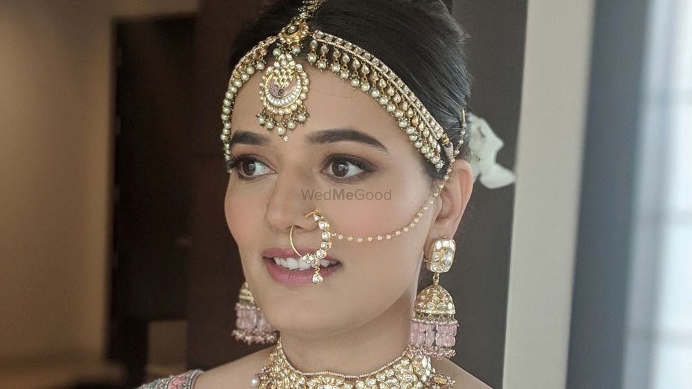 Shivika Tiwari Makeup and Hair