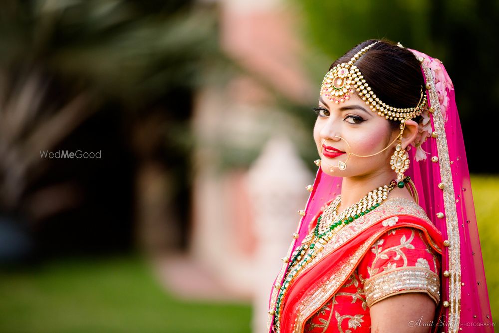 Photo of Smiling bride shot