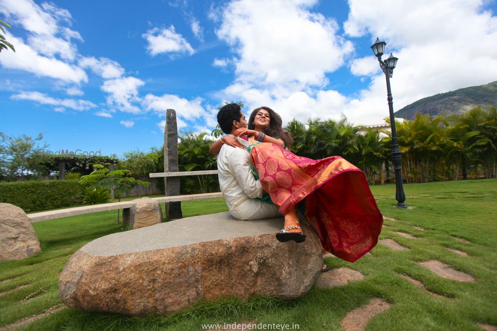 Photo From Couple Potraits - By Independent Eye