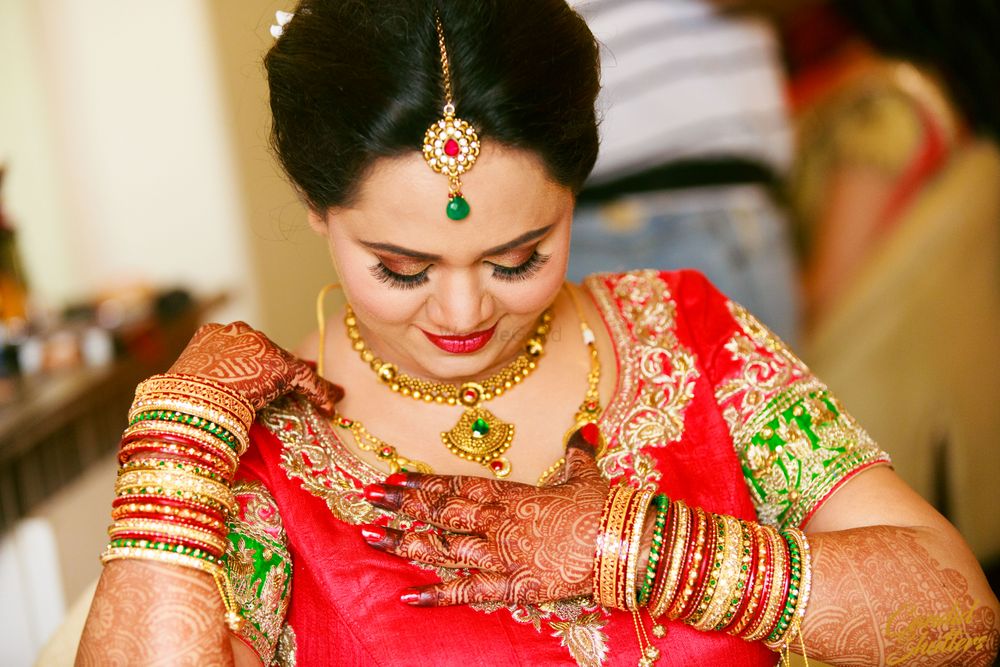 Photo From Soft cut crease makeup for a Day Wedding_Gujrati Bride Veena - By Nivritti Chandra